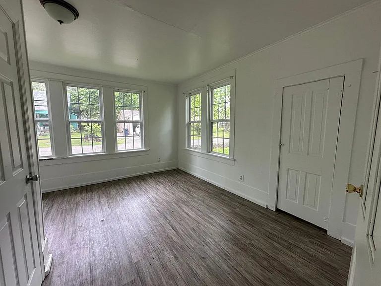 410 Avenue 1 NE — Photo 14