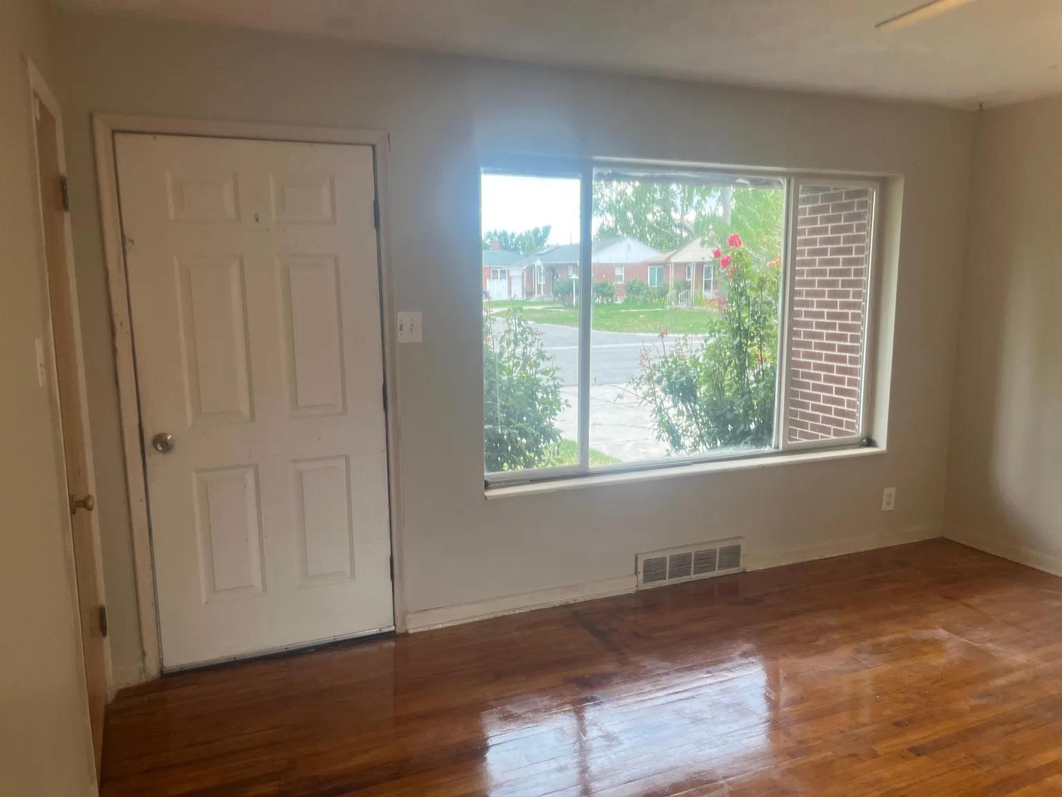 2 bed, 800 sqft, $1,480 — Photo 2