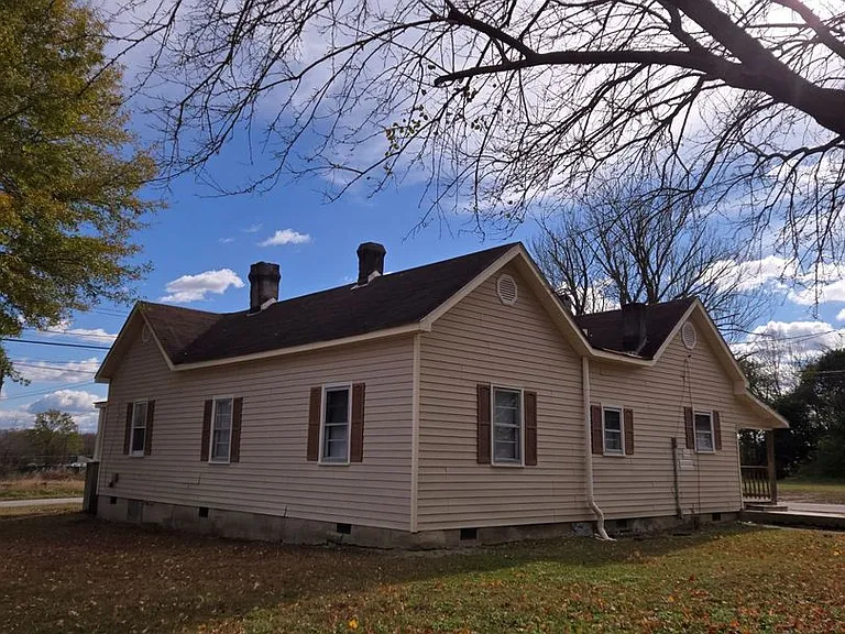 1401 Old Norlina Rd — Photo 4