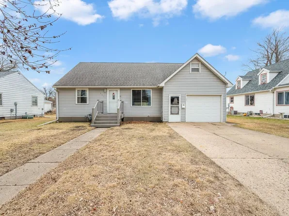 333 N 17th St, Estherville, IA 51334