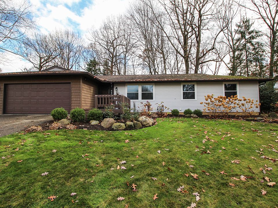 1st image of 918 Oakhill Dr NE