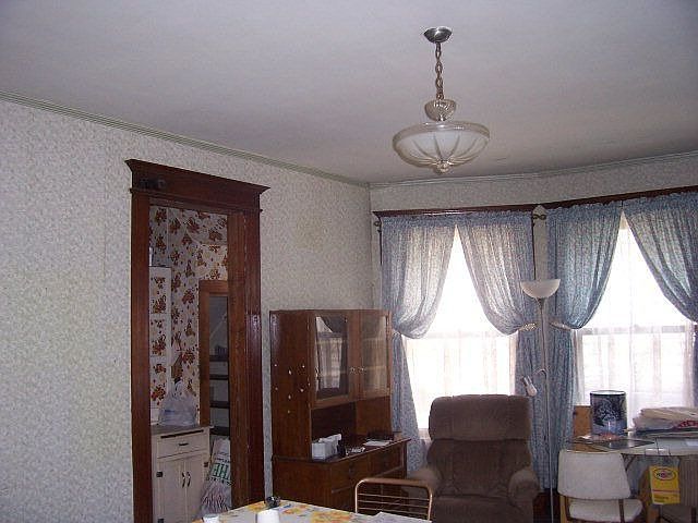 2nd image of 412 Woodlawn Ave