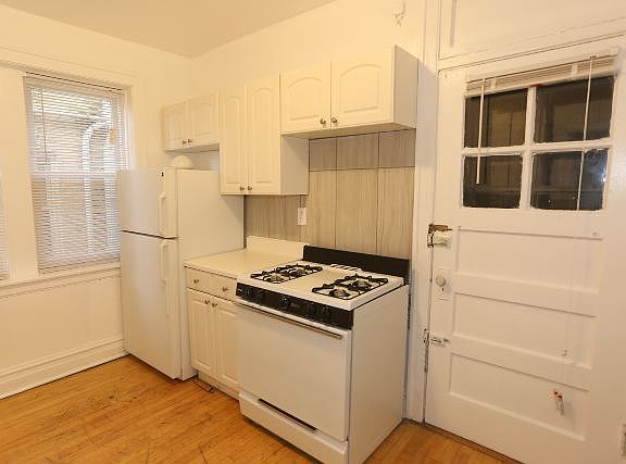 3rd image of 4407 N Kenneth Ave #B3