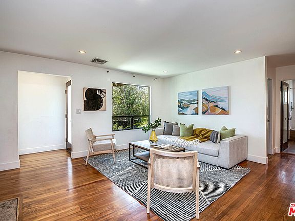 3rd image of 12857 Admiral Ave