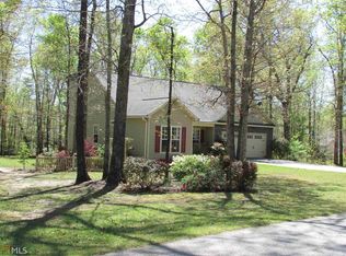 39 Queen Cir, Hartwell, GA 30643