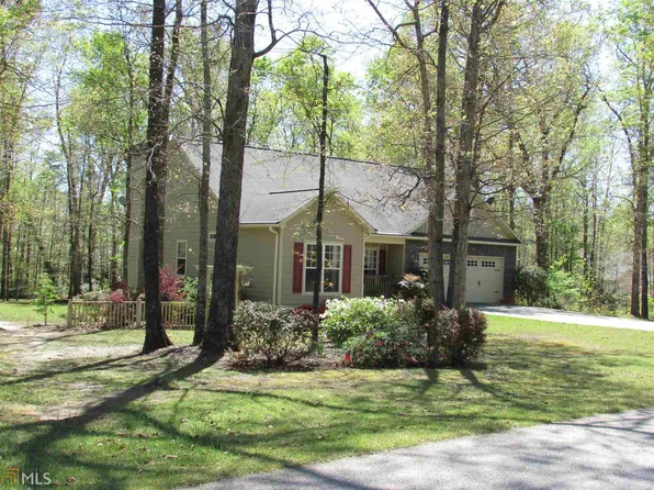 39 Queen Cir, Hartwell, GA 30643