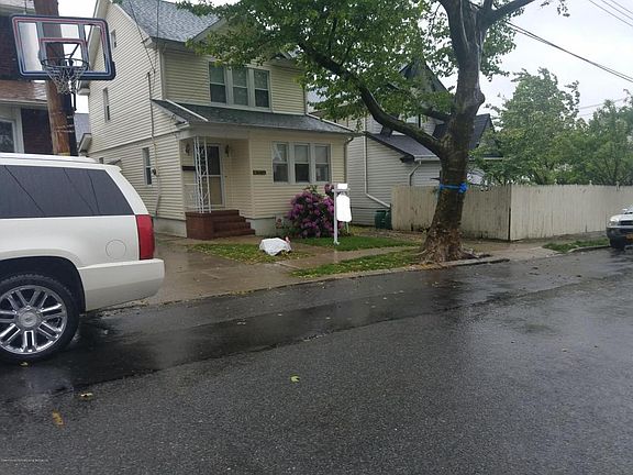 2nd image of 6 Hartford Ave