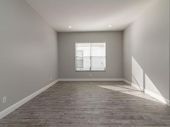 4th image of 10523 Brentford Dr