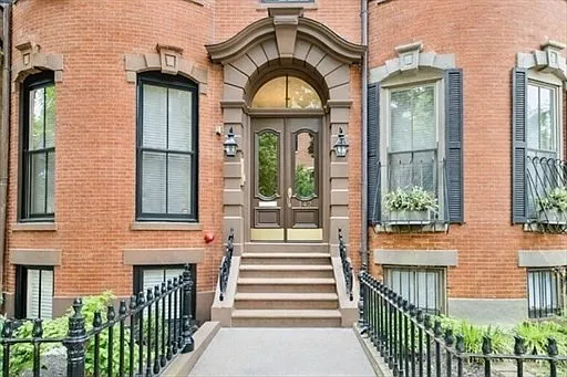 2 bed, 1.0 bath, 800 sqft, $5,800 — Photo 2