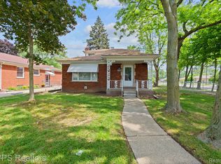 18571 Lister Ave, Eastpointe, MI 48021