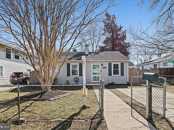 2nd image of 511 Crabb Ave