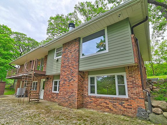 2nd image of 515 Park Rd