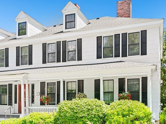 4th image of 11 Fairbanks St #4