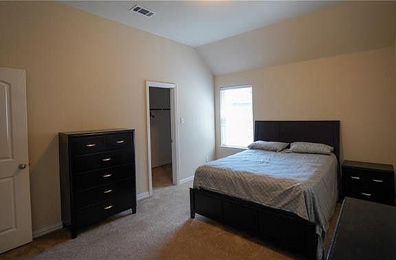 4th image of 2424 Elm Valley Dr