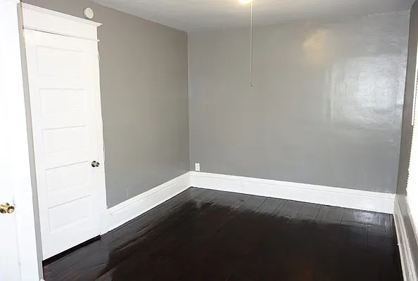 90 Winifred St W — Photo 5