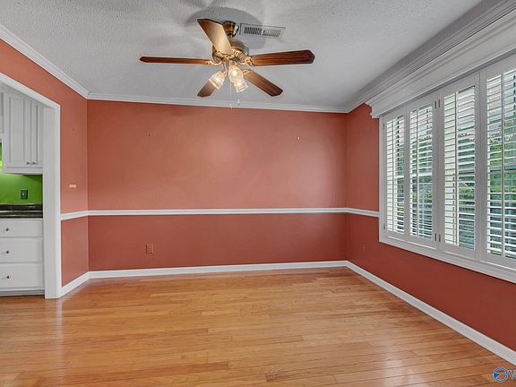 4th image of 135 Foxridge Dr
