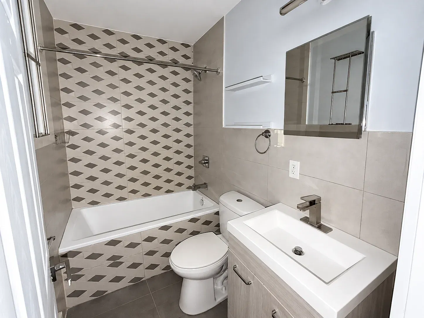 1 bed, 650 sqft, $1,750 — Photo 3