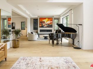 11411 Ayrshire Rd, Los Angeles, CA 90049