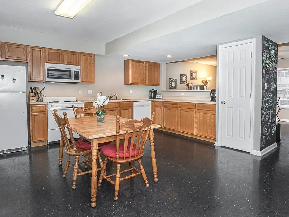 314 W Riley Dr #7G