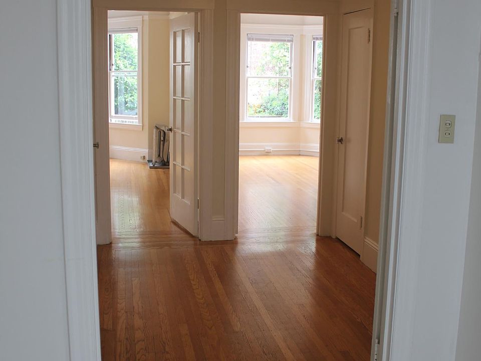 1st image of 130 Lake St APT 2