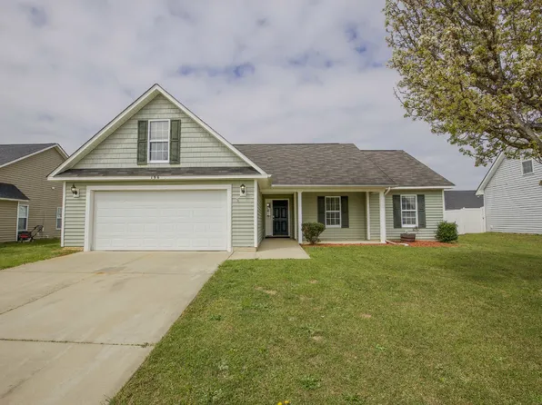 196 Lochwood Dr, Raeford, NC 28376