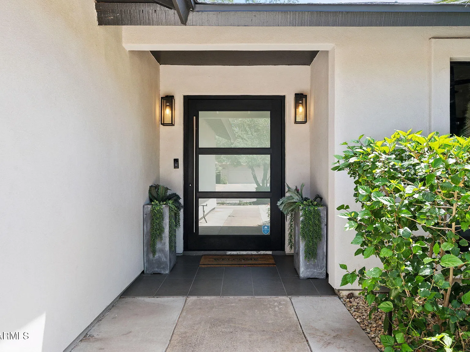 4 bed, 2.5 bath, 2294 sqft, $6,000 — Photo 4