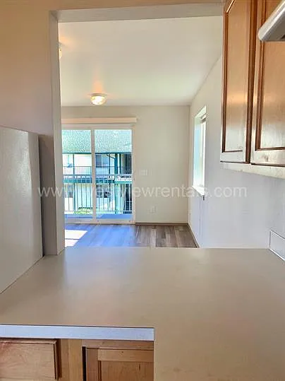 135-139 Prince Ave — Photo 141