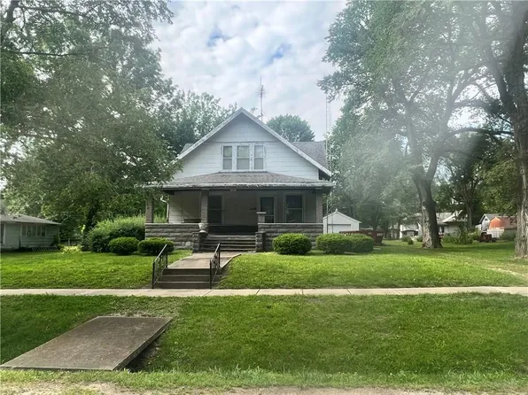 325 E Main St, Adrian, MO 64720