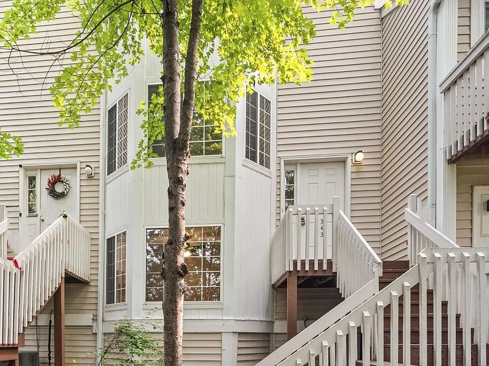 343 W Treehouse Ln