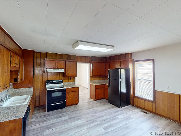 916 N Wilson Ave — Photo 7