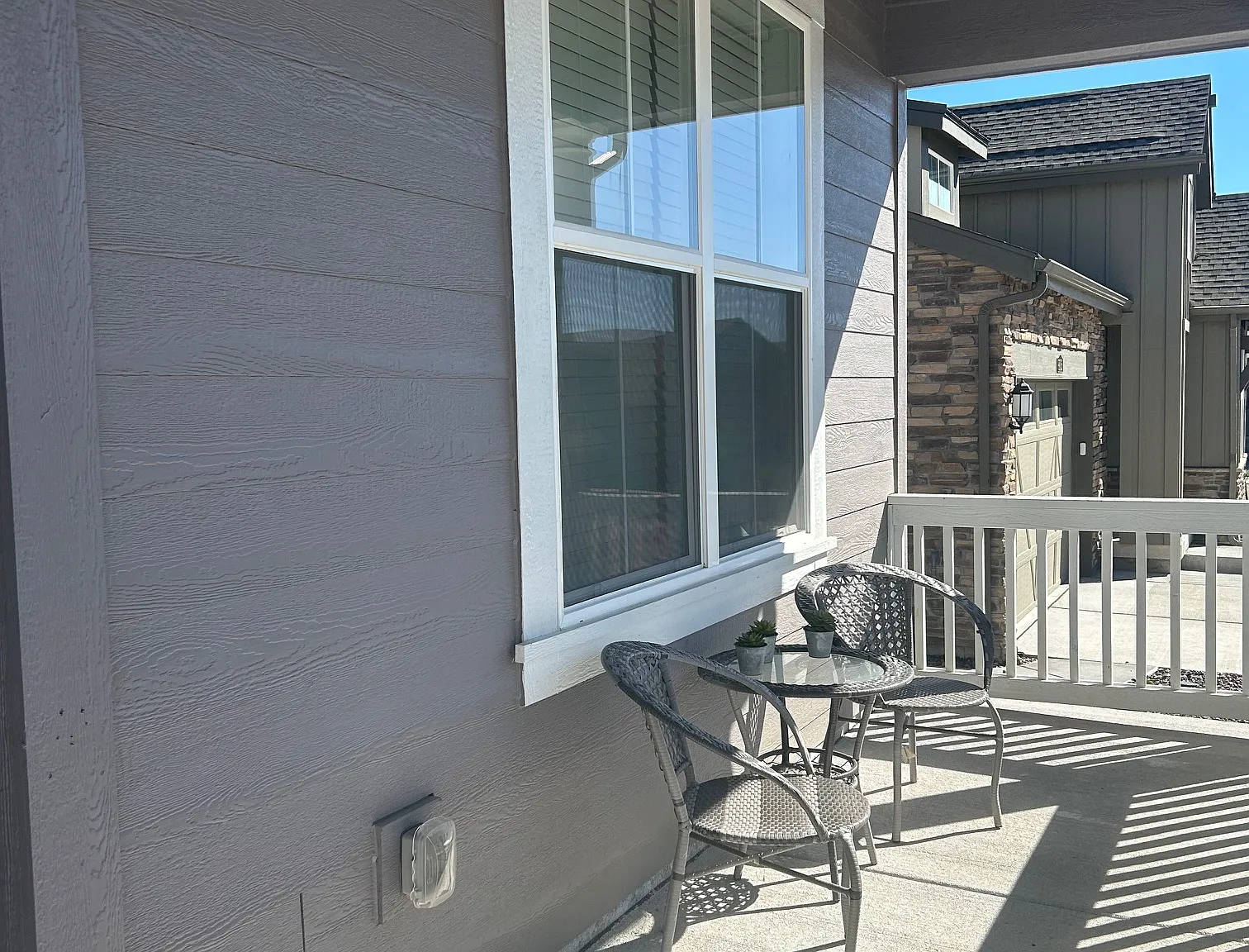 3 bed, 2.5 bath, 2324 sqft, $3,600 — Photo 3
