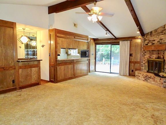 4th image of 552 Dogwood Dr