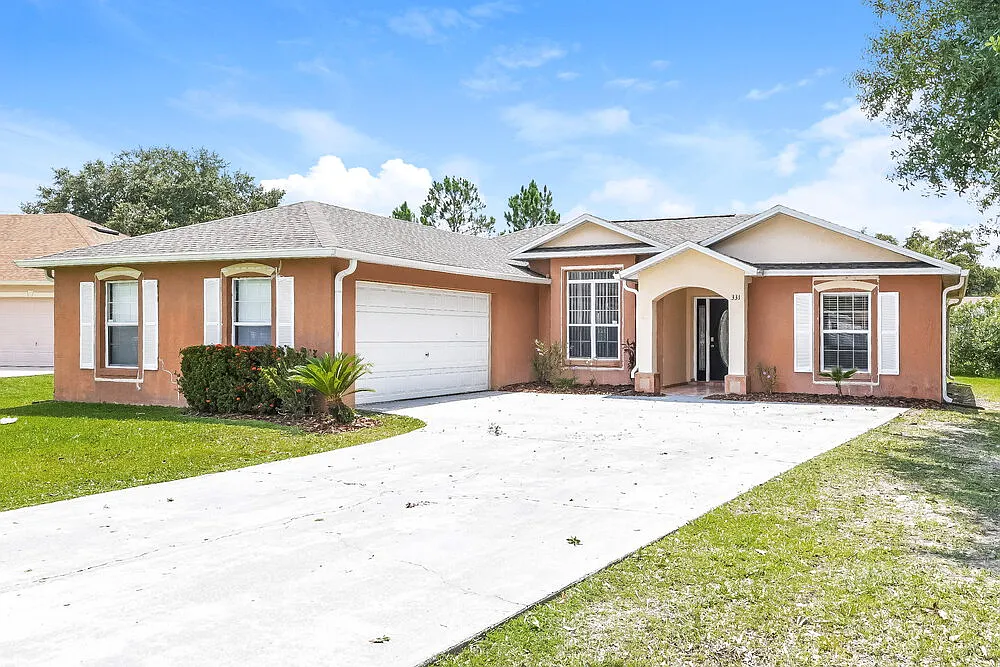 3 bed, 2.0 bath, 1550 sqft, $2,640 — Photo 3
