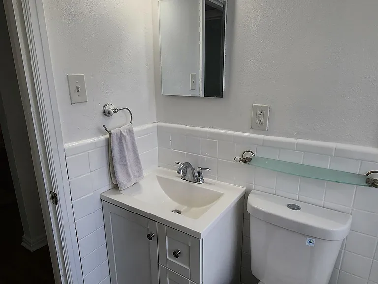 8400 Richard Ave — Photo 9
