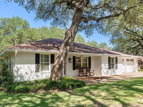 2nd image of 200 Prize Oaks Dr