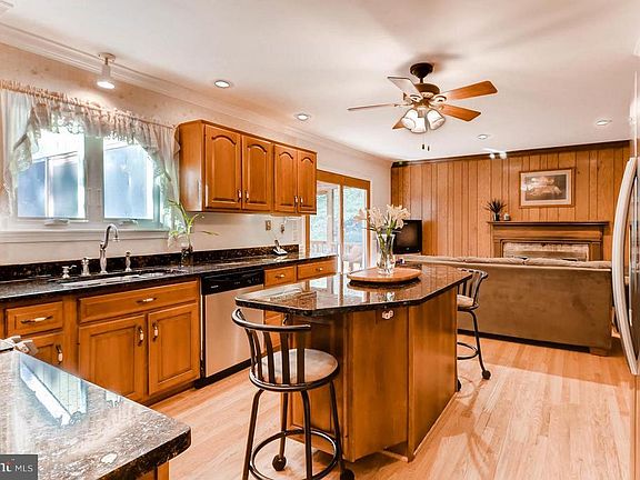 5th image of 439 Bendale Dr