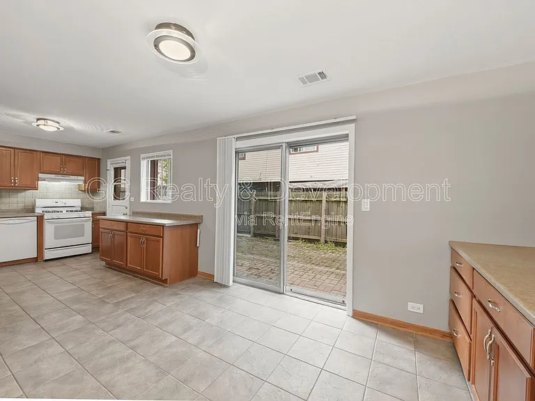 9517 Terrace Pl — Photo 6