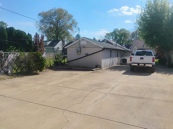 4th image of 4719 Tiemann Ave #1