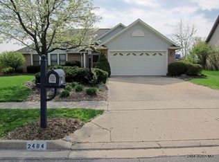 2484 Dutch Mill Dr, Fairborn, OH 45324