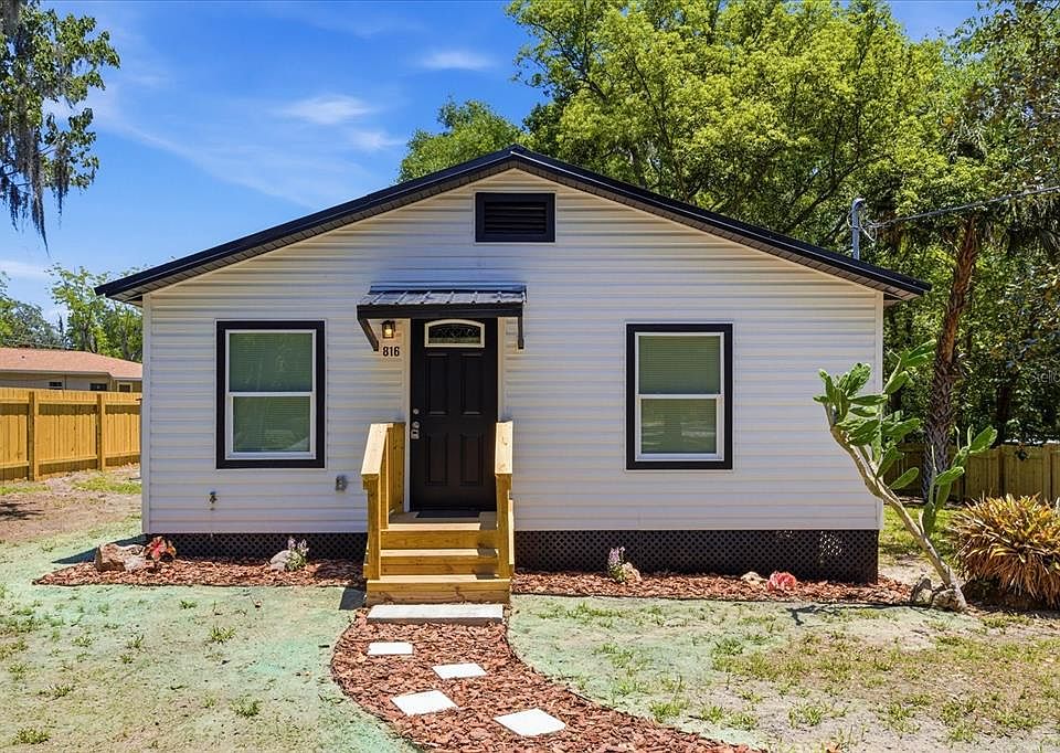 1st image of 816 WOODLAND AVENUE