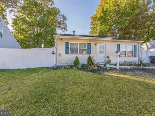 126 Medley Dr, Newark, DE 19713