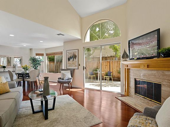 4th image of 2100 Cuesta Dr