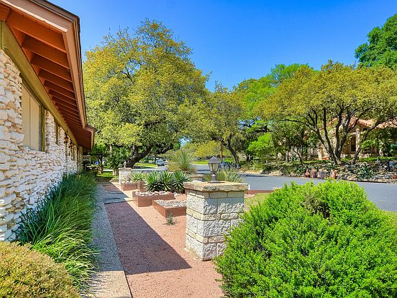 2nd image of 8803 Tallwood Dr