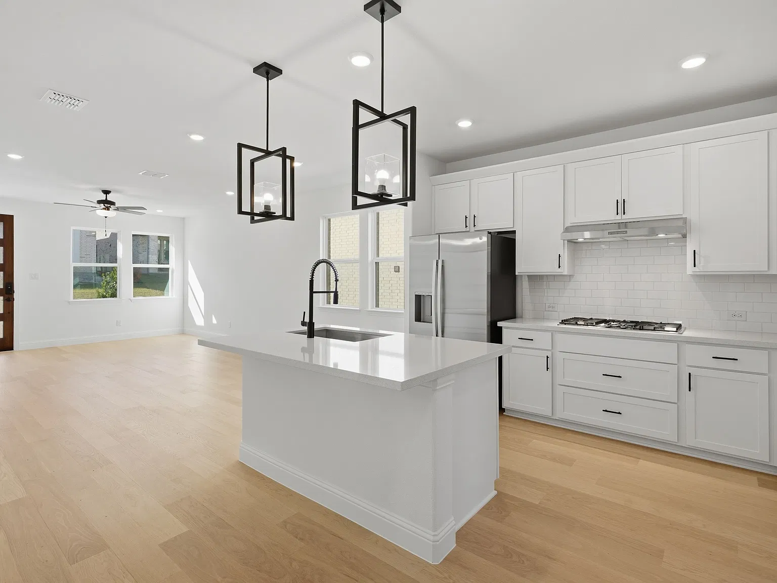 4 bed, 2476 sqft, $2,595 — Photo 1