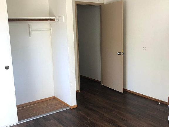 3rd image of 552 S Eden Ave