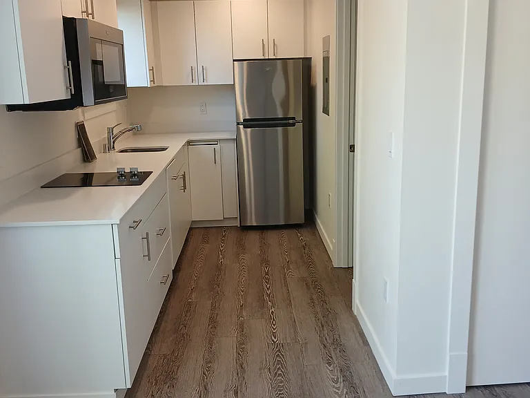 Louisa Hotel Apartments — Photo 9