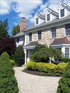 2nd image of 8 Barlow Dr