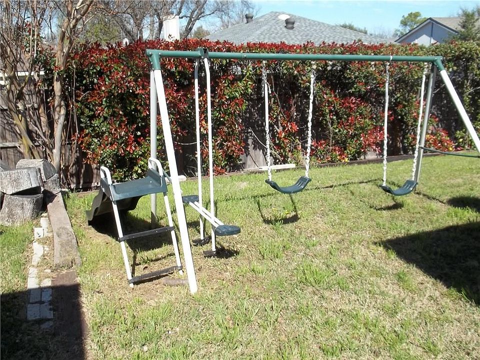 2nd image of 121 Moss Hill Dr