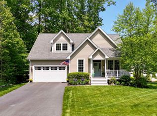 5 McCarron Dr, Hampton, NH 03842