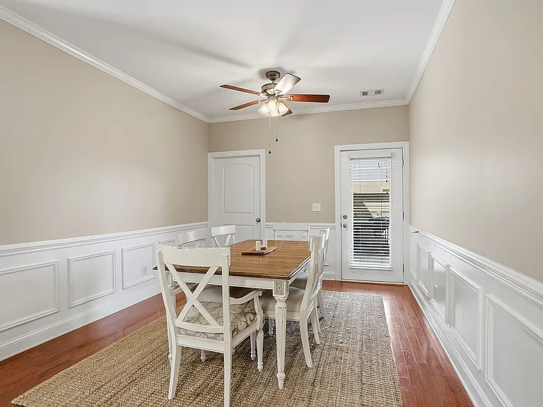211 Louisville Dr — Photo 9
